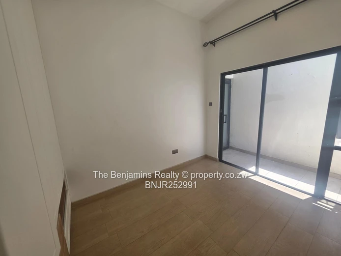 Four Bedroom Townhouse In Avondale