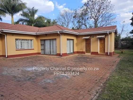 Mount Pleasant 8-Bed Home - Spacious Verandah & Garden