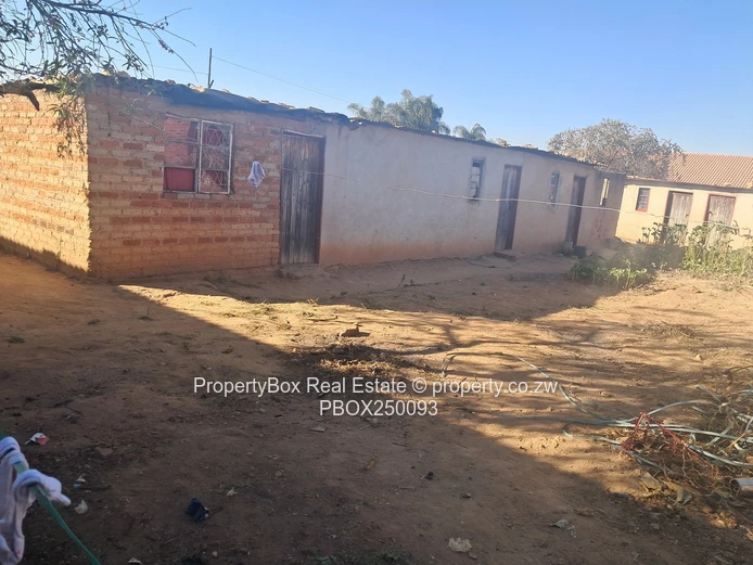 Damofalls Phase 2 stand for sale near PaMusasa Shops!