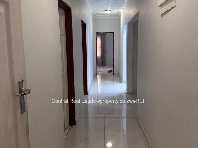 TO RENT – DAYLESFORD HOUSE - $ 600.00 per month   (Sole Mandate)