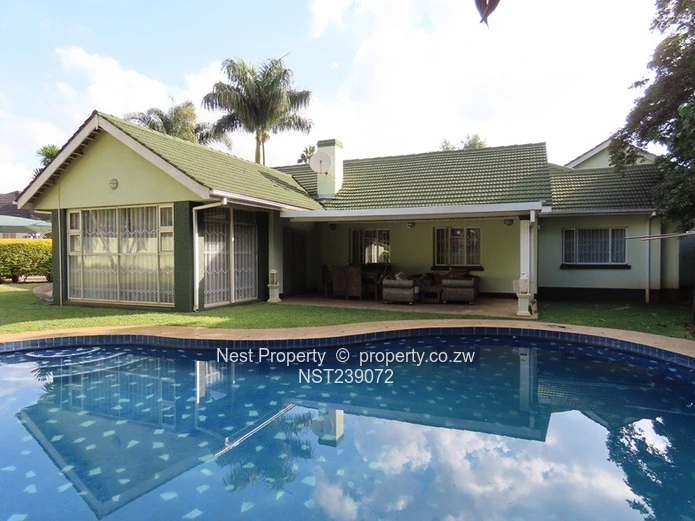 Location - 6 Bedroom House in Alexandra Park!