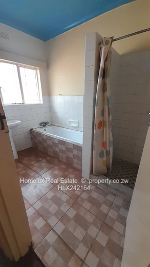 6 bedroom house available for rent in Mt Pleasant