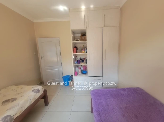 Spacious 8-Bedroom Property to Let in Belvedere West