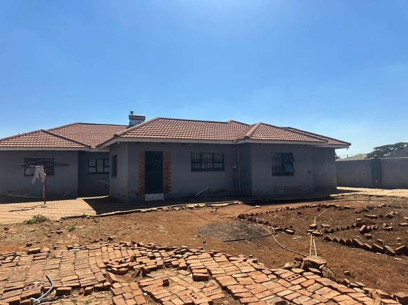 6 Bedroom House