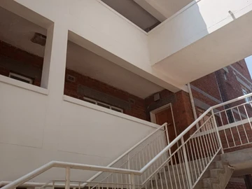 2 Bedroom Flat & Apartment