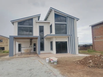 4 Bedroom Flat & Apartment