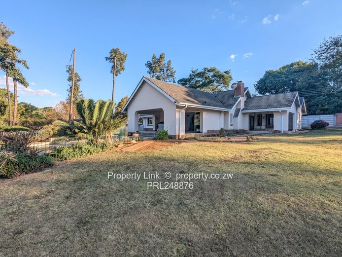 Family Friendly Highlands Home - Available 1 August