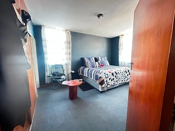 2 Bedroom Flat & Apartment