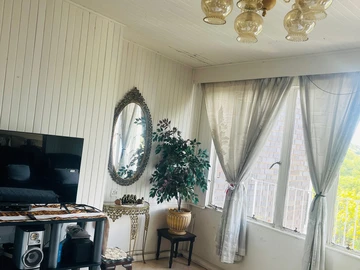 3 Bedroom Flat & Apartment