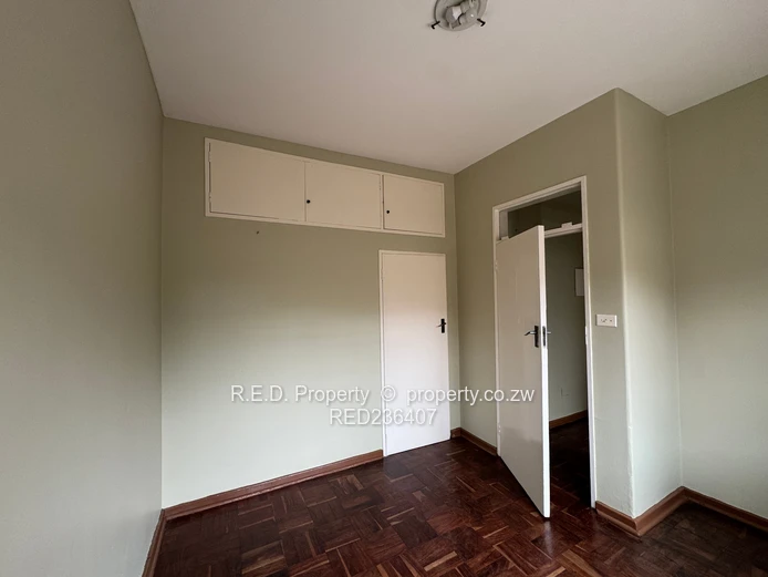 Modern 2-Bedroom Ground Floor Flat - CBD