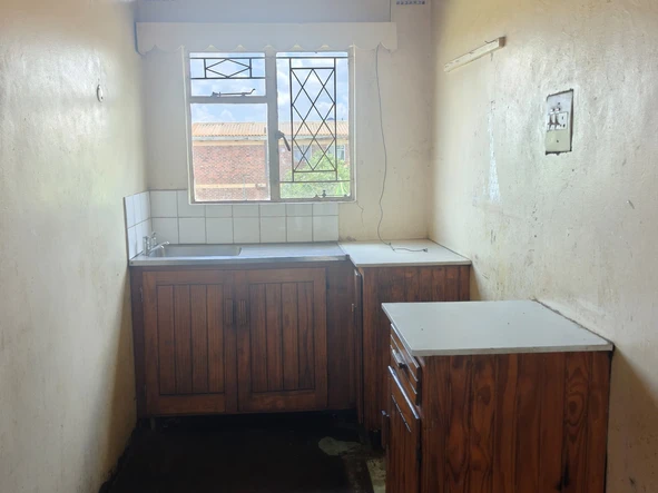 2 Bedroom Flat & Apartment