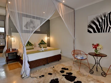 Hotel & Lodge