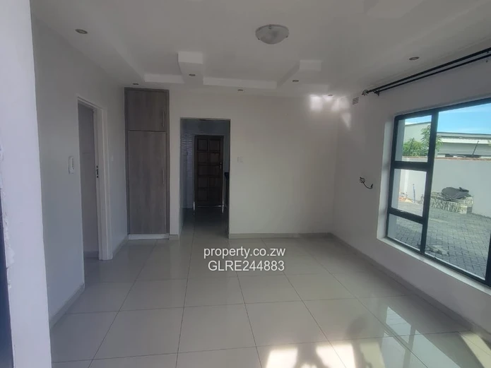 Freshly Renovated 3-Bed with Borehole in Madokero