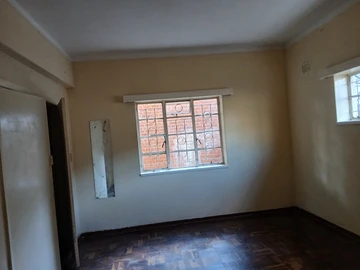 2 Bedroom Flat & Apartment