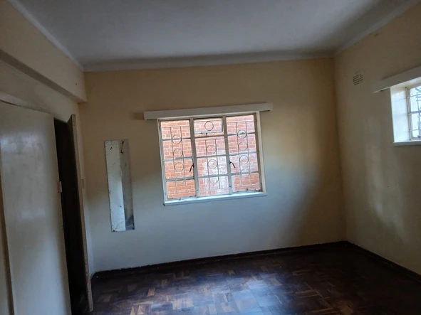 2 Bedroom Flat & Apartment