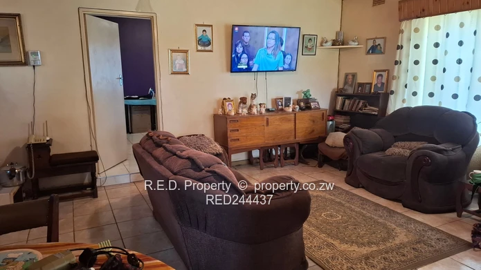 Great potential. Spacious stand. Endless possibilities In NewtonWest!