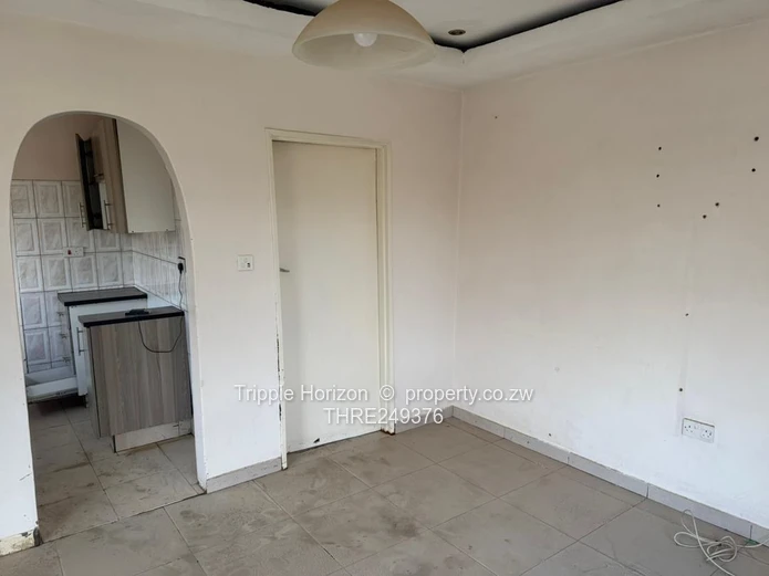 Mainway Meadows 1-Bed Home — Walled, Gate, Fitted Kitchen