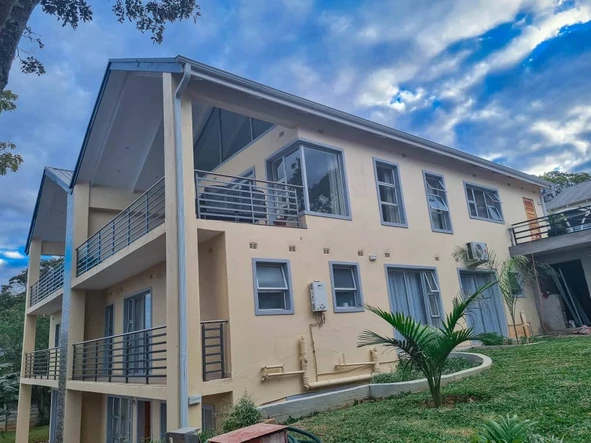 3 Bedroom Flat & Apartment