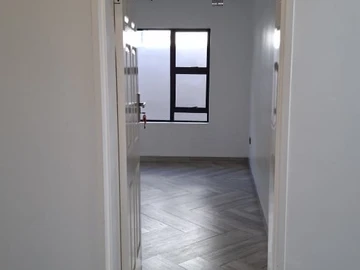 4 Bedroom Flat & Apartment