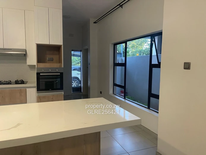Avondale 3-Bed Flat: Modern Open-Plan Living + Borehole