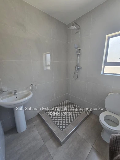  2 New 3-Bed Houses — Mainway Meadows, modern kitchen & ensuite