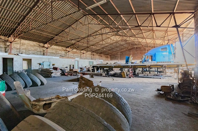 Versatile Industrial Property on 4946sqm