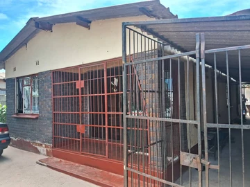 4-Bedroom Family Home in Glen View, Harare 