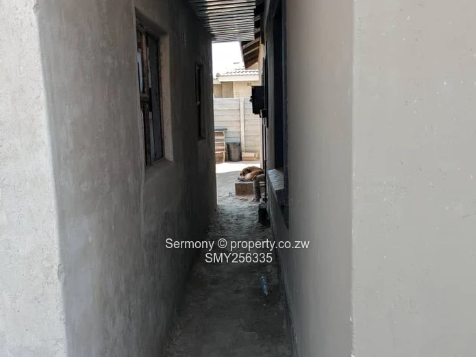 Residential House For Sale In Mainway Meadows
