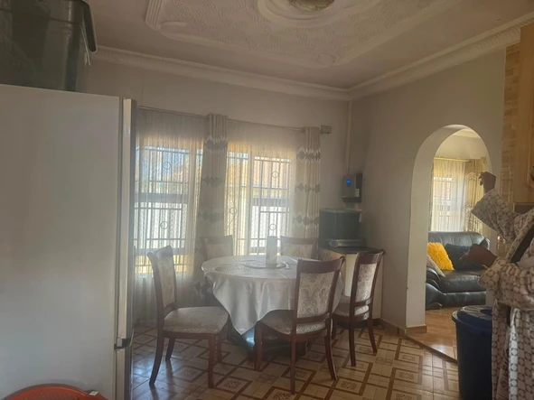 5 Bedroom House