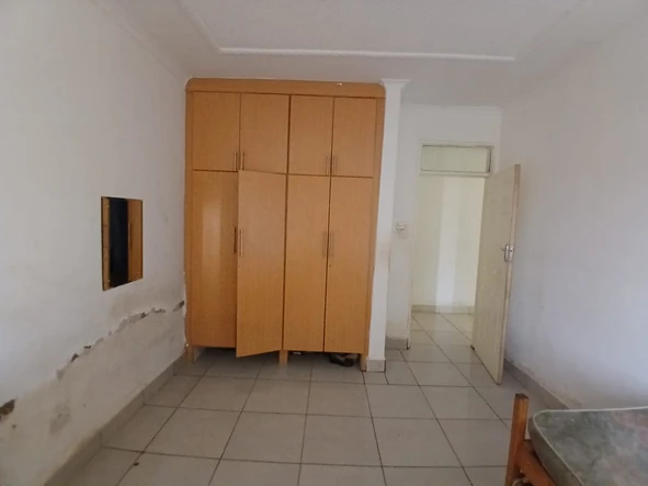 6 Bedroom House