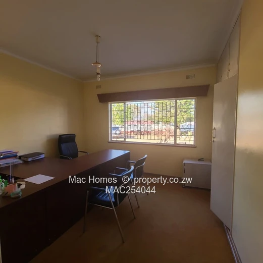 Office Place to let in Gunhill close to Borrowdale road for 1st of October