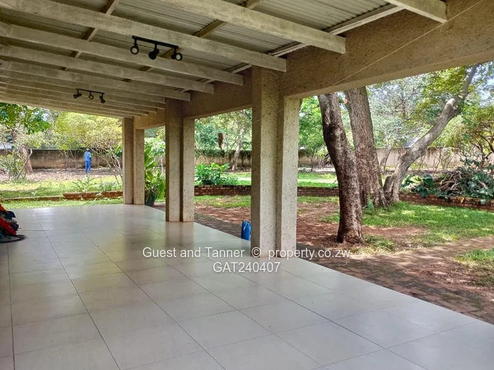 Low-Density Investment Opportunity on 2,100 sqm in Victoria Falls