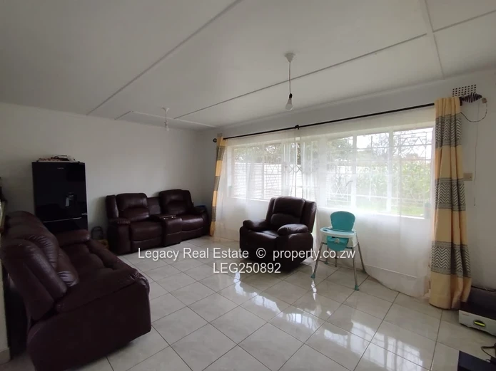 Charming 2-Bedroom Sectional Title Home For Sale In St Andrews Gardens, Meyrick Park.
