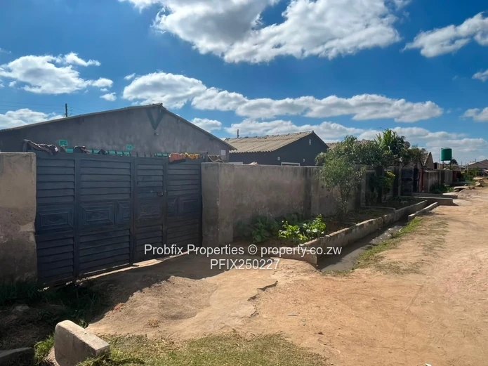 Chitungwiza Unit P Ext House for Sale