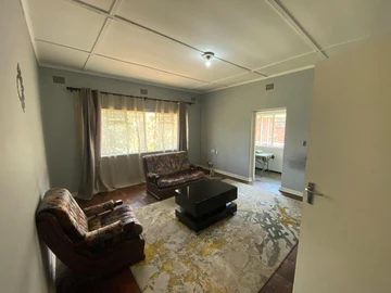 2 Bedroom Flat & Apartment