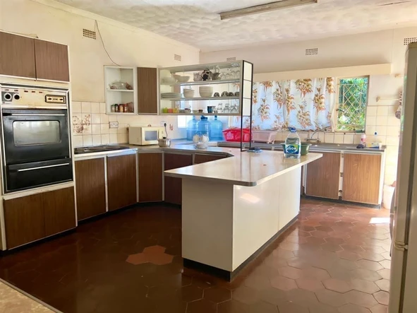 5 Bedroom House