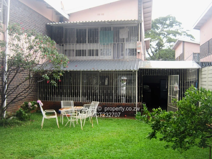 Immaculate duplex garden flat! (Sole Mandate)