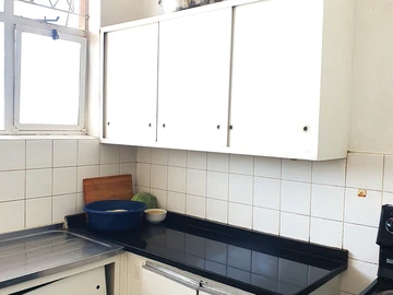 2 Bedroom Flat & Apartment