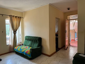 2 Bedroom Flat & Apartment