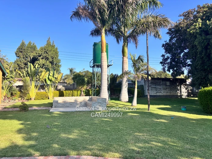 Mount Pleasant: Furnished 2-Bed cottage w/ Pool & Borehole