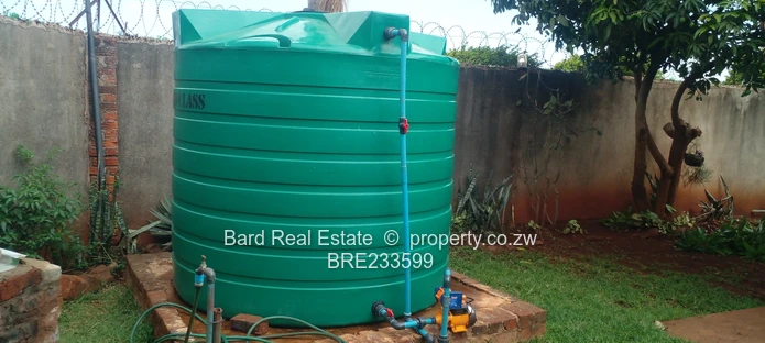 Bloomingdale 3-bed House with Garage & Water Tank