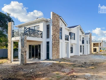 4 Bedroom Flat & Apartment
