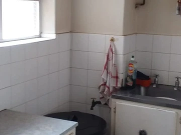 2 Bedroom Flat & Apartment