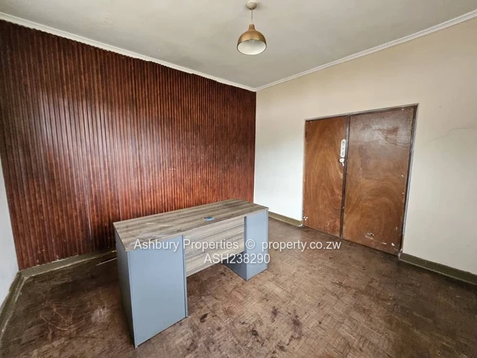 Spacious 300m2 office on 4000m2 land, Mount Pleasant