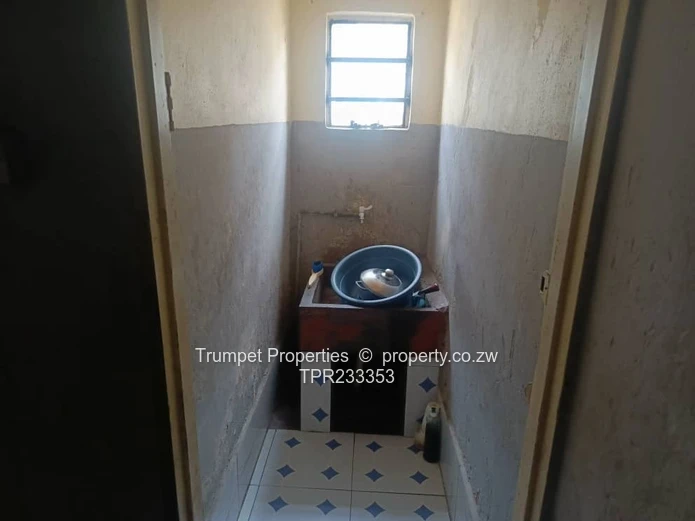 Mufakose House For Sale