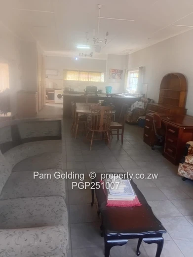 Main Residence And Cottage In Beitbridge