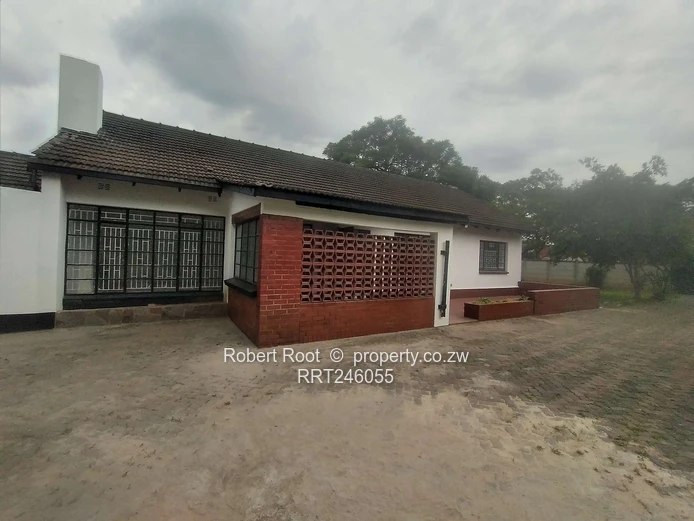 3 bed commercial / residential property in Mabelreign