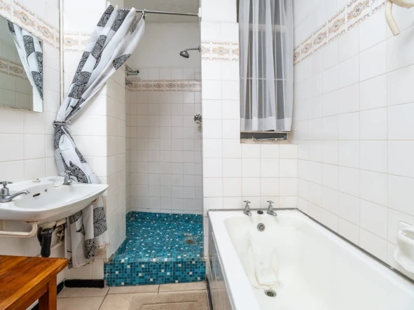 3 Bedroom Flat & Apartment
