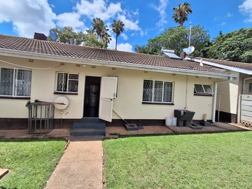 3 Bedroom Flat & Apartment