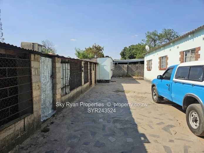 Chitungwiza Unit C Property For Sale